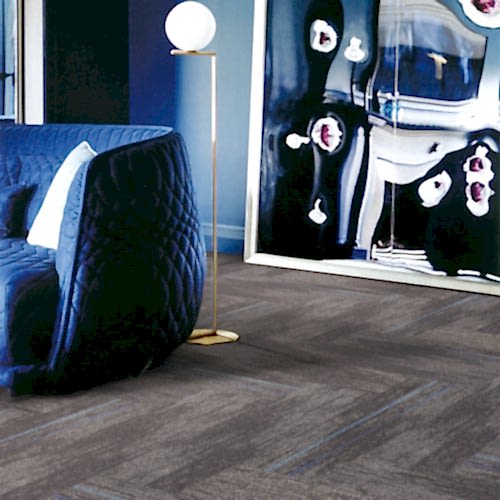 Darwin 23 karo halı, sıcak ve sessiz ofis alanları için vazgeçilmezdir.